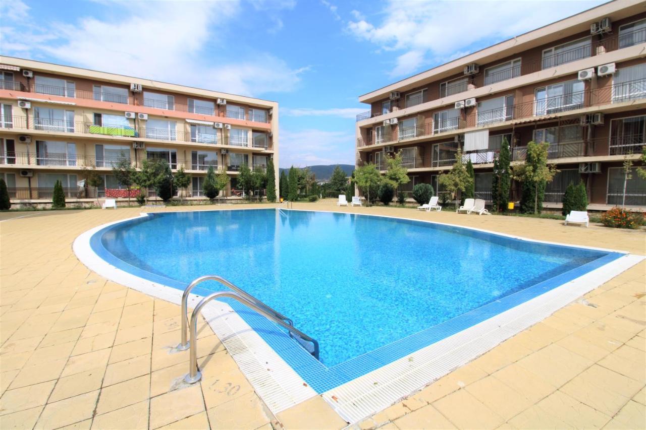 Holiday-Orchid Menada Apartments サニービーチ エクステリア 写真